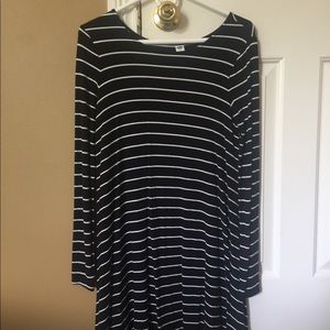 Old navy striped long sleeve dress